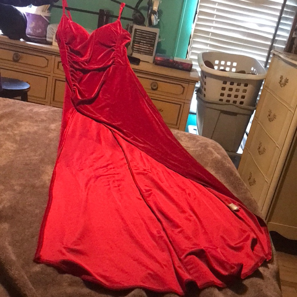 Red Missout Red Velvet Dress